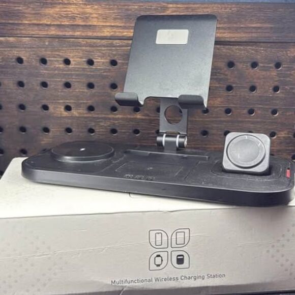 4 in 1 Wireless Charger - Picture 4 of 4